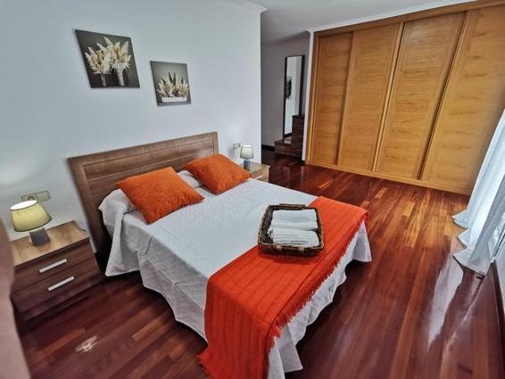 Apartamento Carrera Apartment Caldas De Reis Bagian luar foto